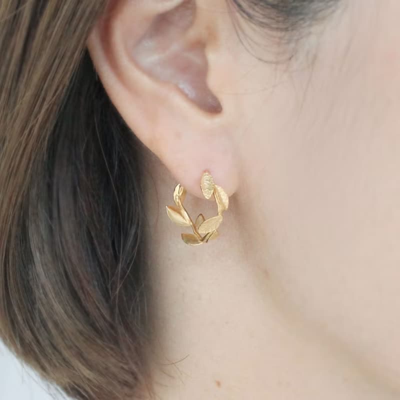 Small leaf hoop earrings