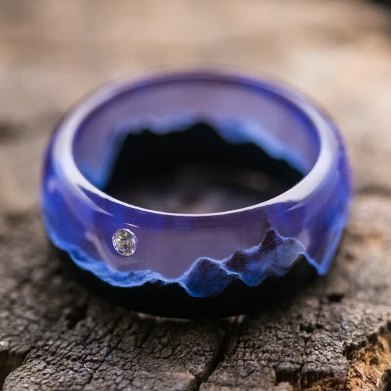 木製紫色雨環婦女在黑暗中發光手工製作的自然木材首飾