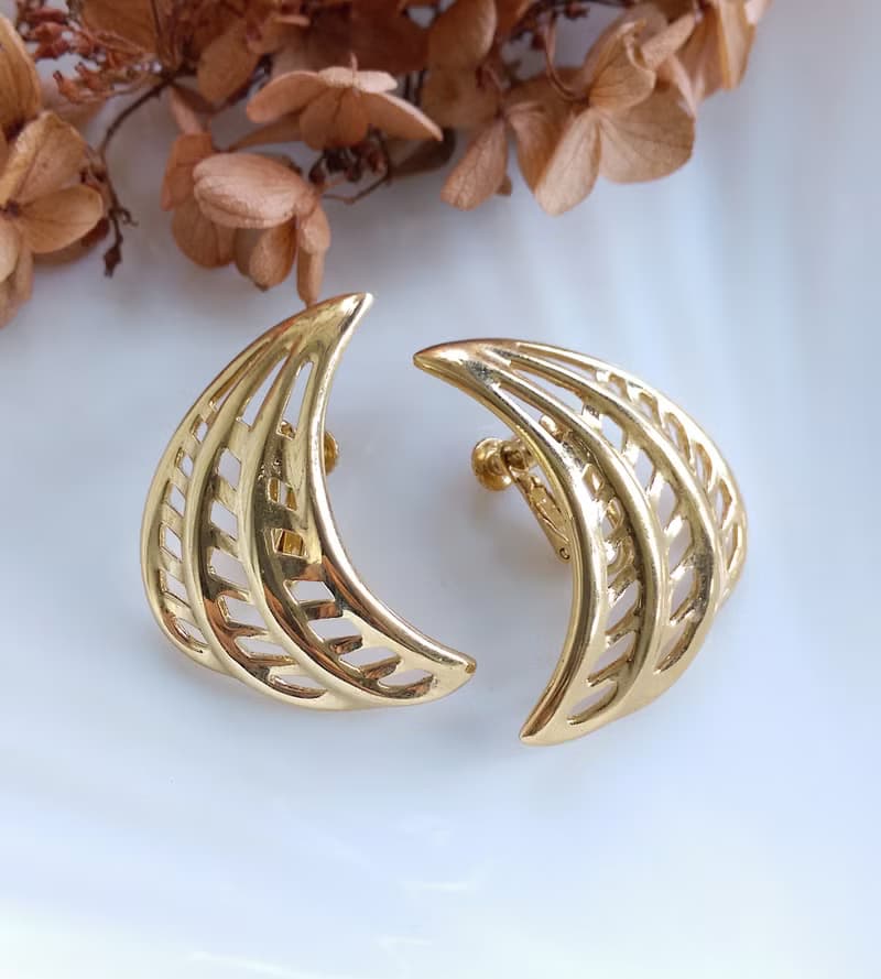 Vintage Jewelry 西洋古董飾品 Napier 簍空 月形 夾式耳環