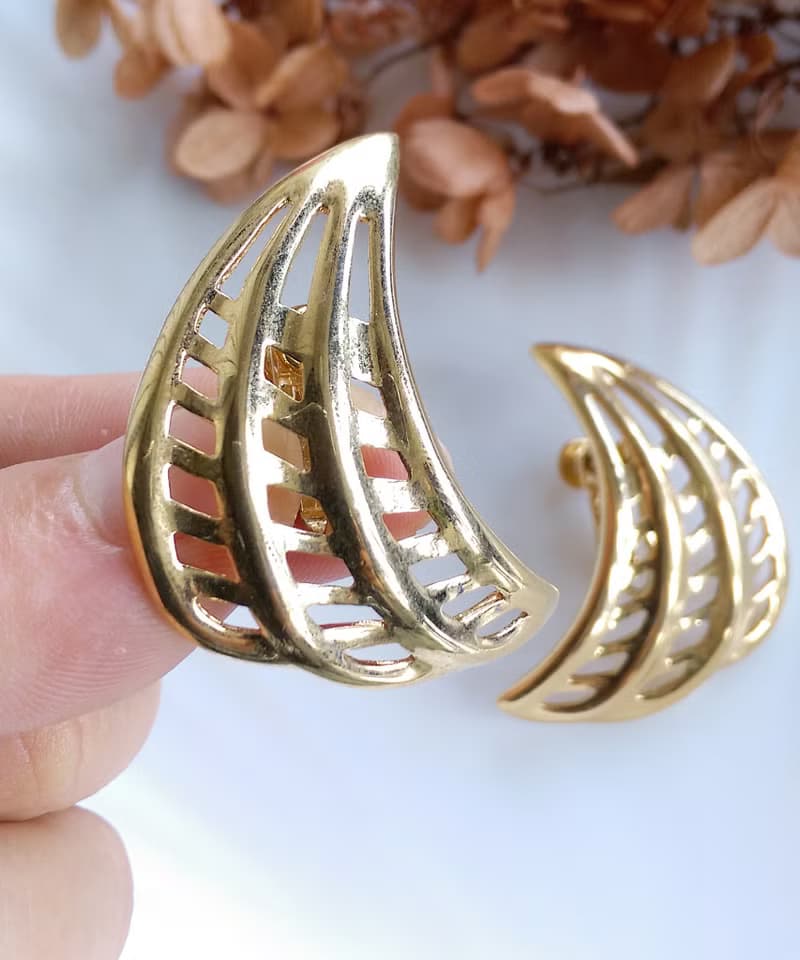 Vintage Jewelry 西洋古董飾品 Napier 簍空 月形 夾式耳環