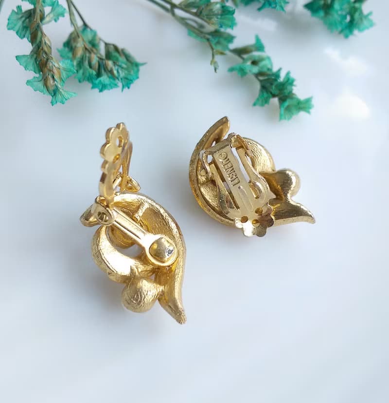 Vintage Jewelry 西洋古董飾品 LISNER 對稱 仿珠捲葉 夾式耳環