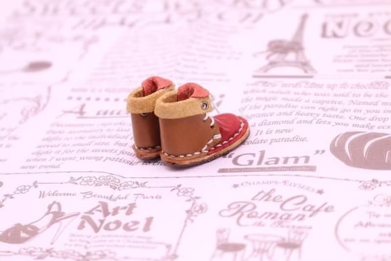 小さな革ブーツ｜チョコ×ストロベリー