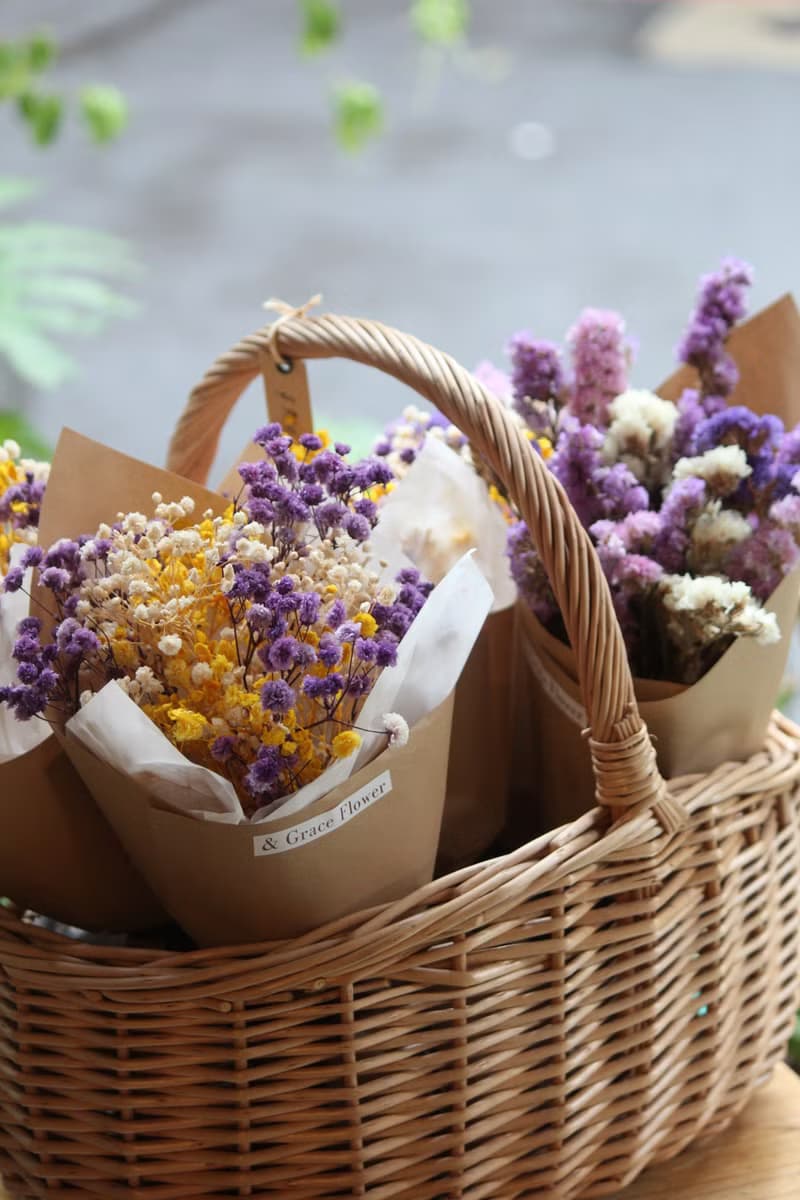 黃紫撞色滿天星花束