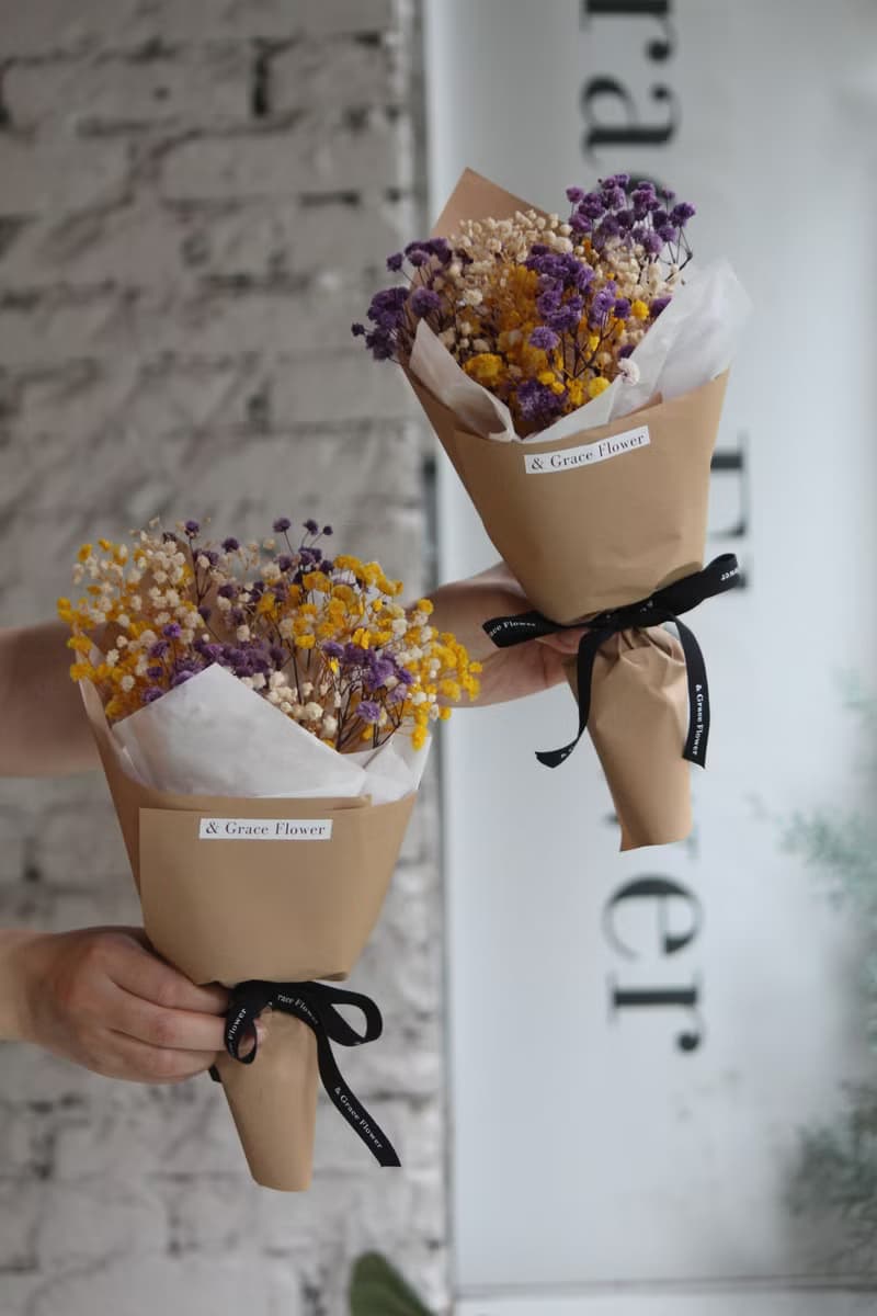 黃紫撞色滿天星花束