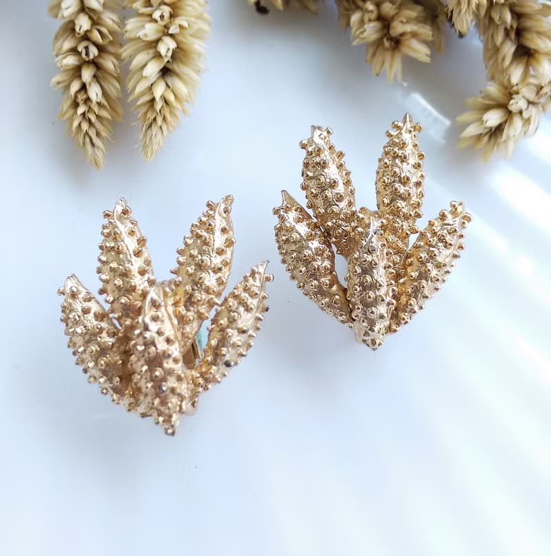 Vintage Jewelry 西洋古董飾品 SARAH COV WIND FLOWER 夾式耳環