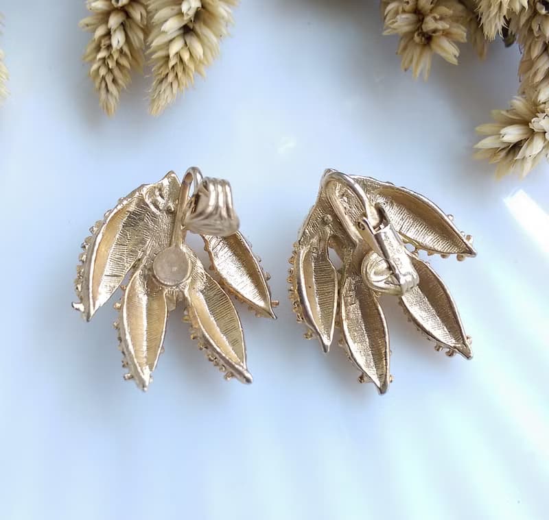 Vintage Jewelry 西洋古董飾品 SARAH COV WIND FLOWER 夾式耳環