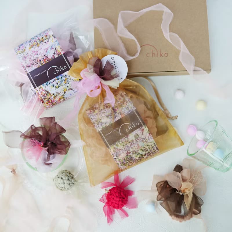 咲き編みシュシュ || いちごチョコ ||