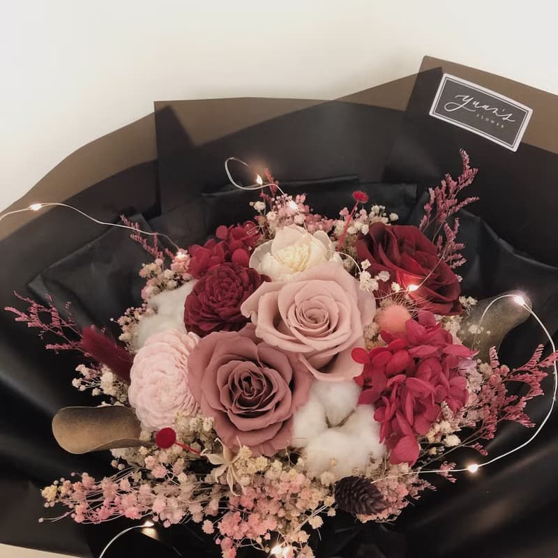 經典告白花束 浪漫燈串 情人節花束 畢業花束 生日禮物 擴香花束