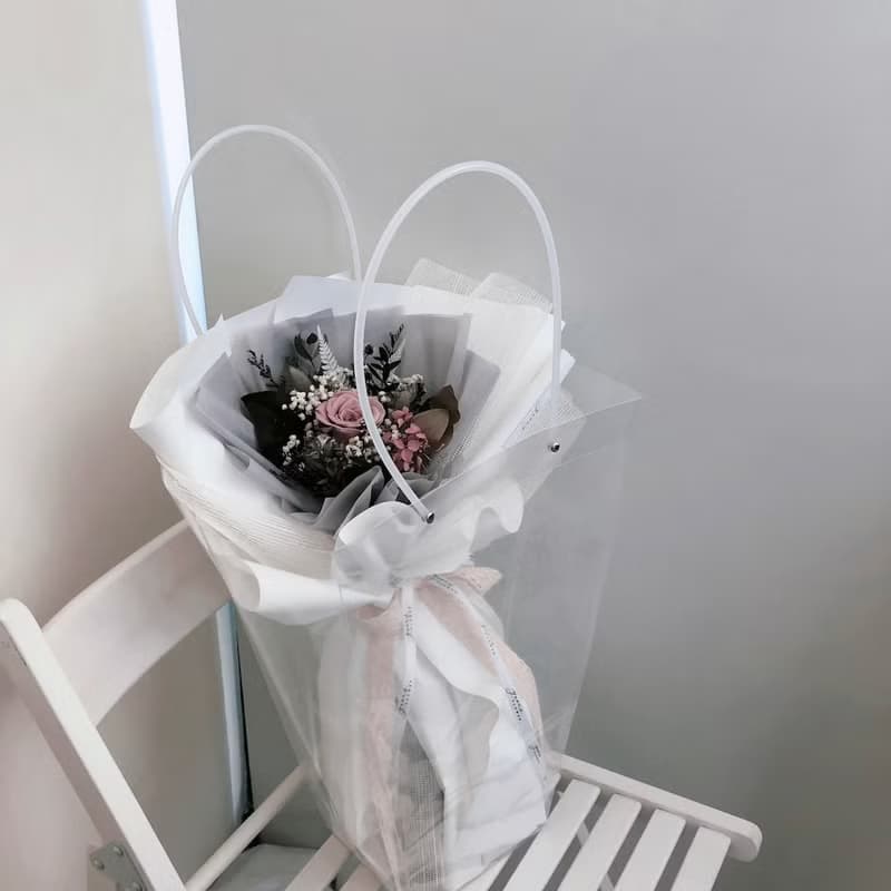 經典告白花束 浪漫燈串 情人節花束 畢業花束 生日禮物 擴香花束