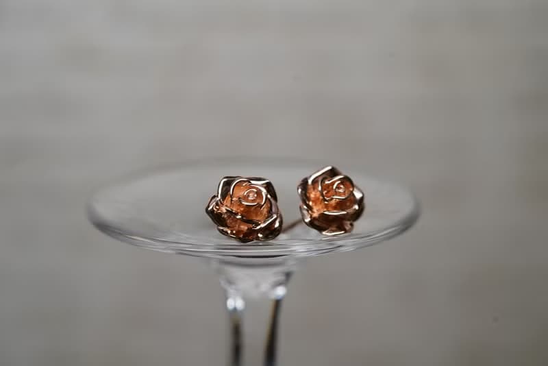 E196 18K金玫瑰花耳環 (直徑9MM)