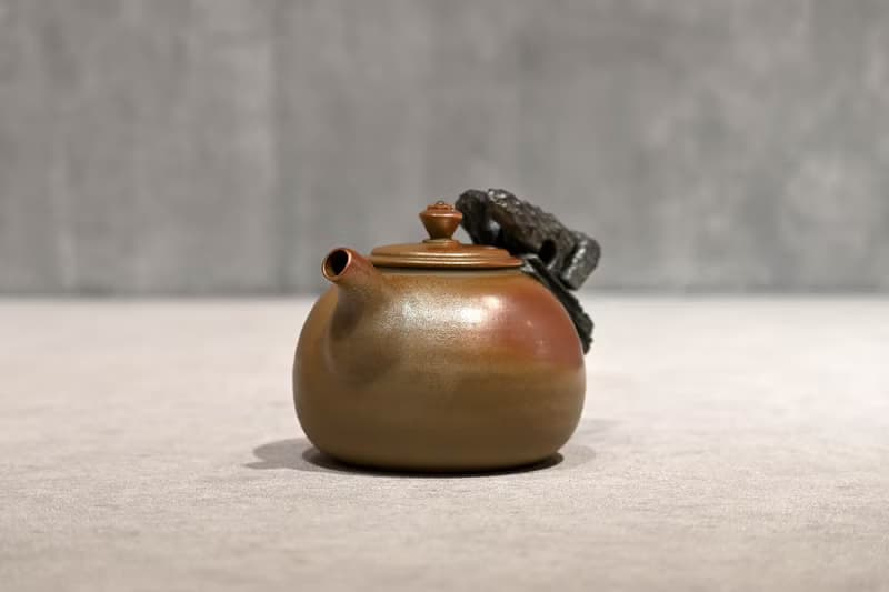 | 280cc | 柴燒造型正把壺 柴燒壺 茶壺 手作壺【臻麟陶藝】