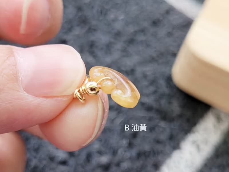 【親翠】天然翡翠 冰多色精緻手工雕種水極美如意頭鎖骨鏈