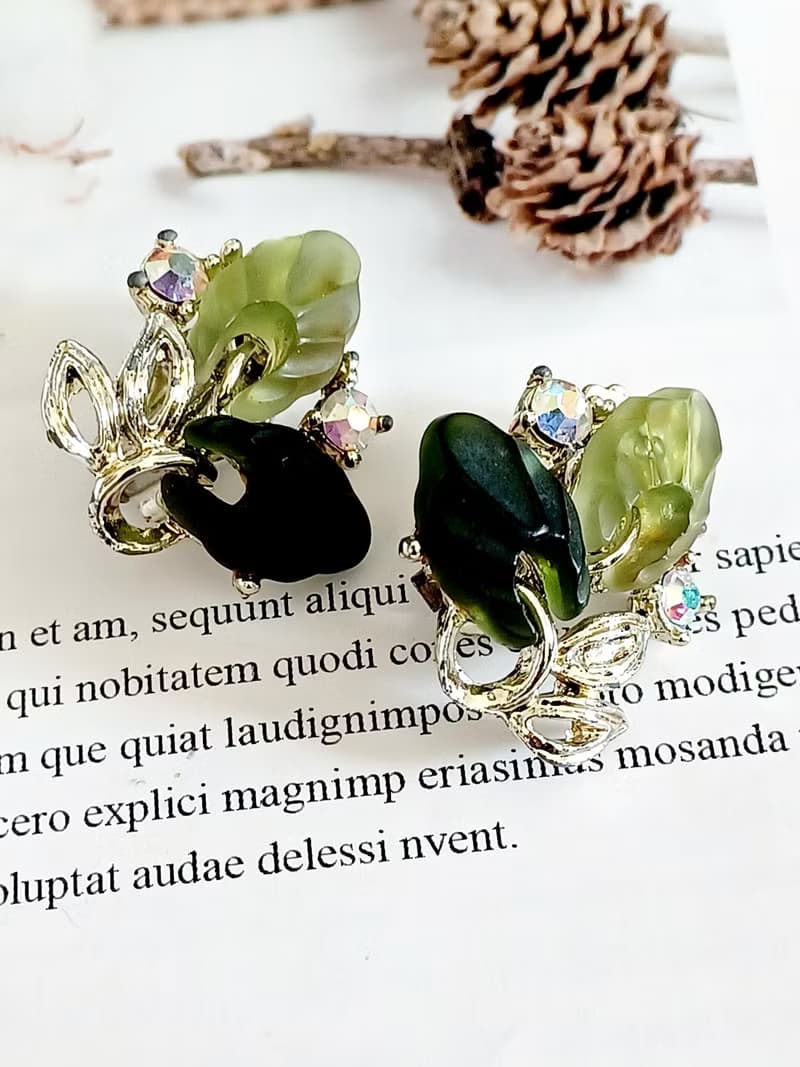 vintage jewelry 典雅翠綠萊茵 夾式耳環