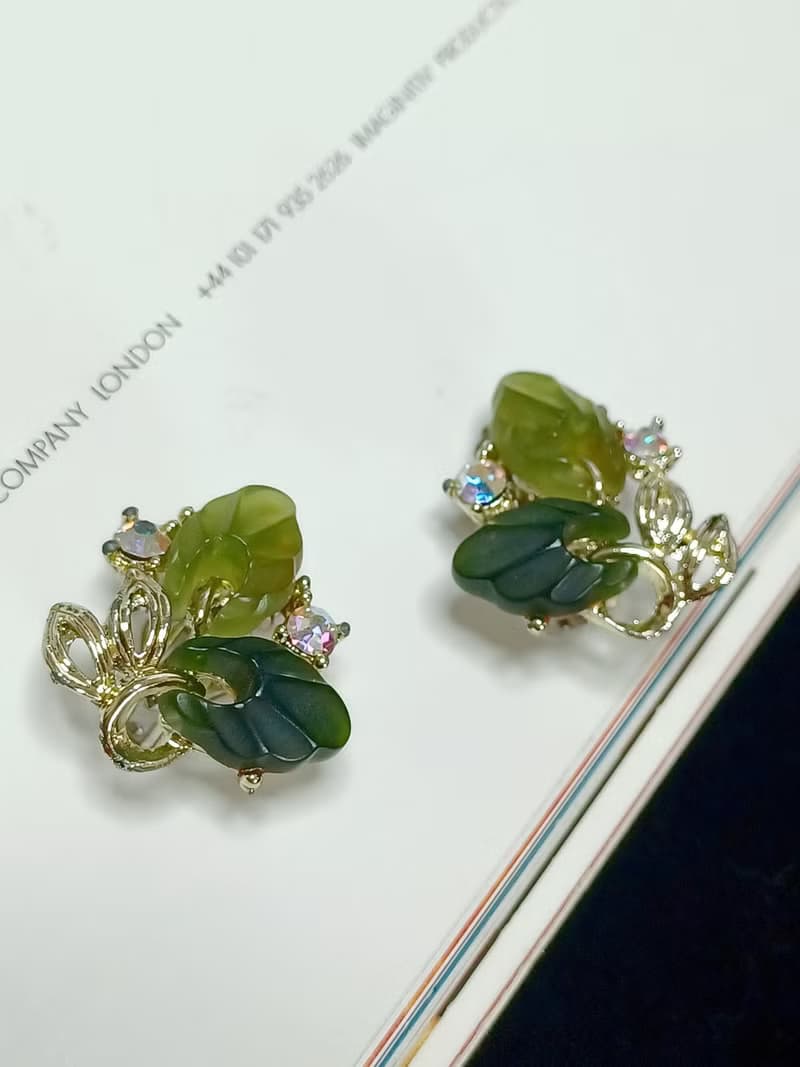 vintage jewelry 典雅翠綠萊茵 夾式耳環