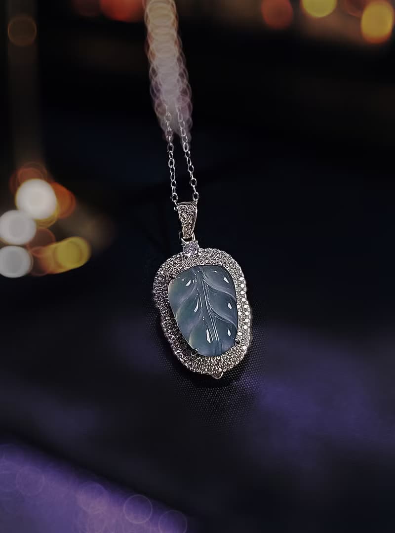 一夜暴富|仙氣冰玻藍翡放光葉子|A貨翡翠純銀豪鑲開蓋吊墜項鍊