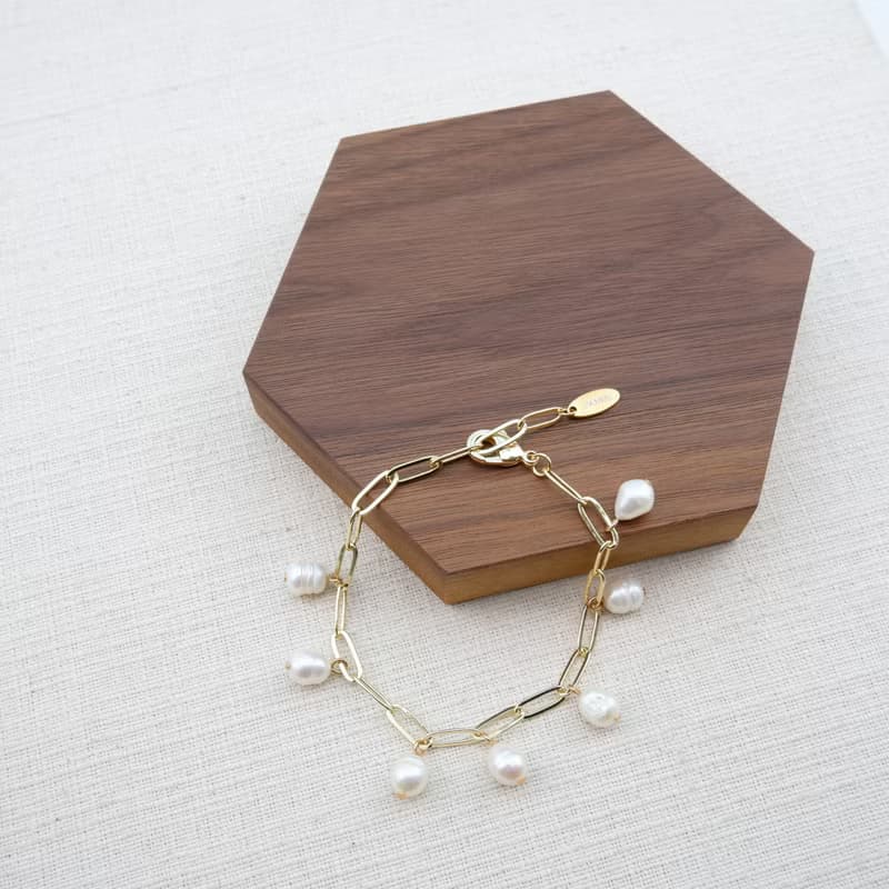 Drop Freshwater Pearl on Oval Chain Bracelet