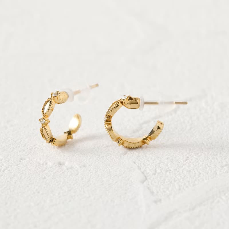 classical crescent pierced earring GD　ニッケルフリークリスタルポストピアス　おしゃれなシンプルデザイン 　ゴールド