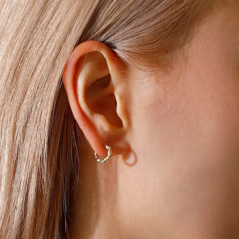 classical crescent pierced earring GD　ニッケルフリークリスタルポストピアス　おしゃれなシンプルデザイン 　ゴールド