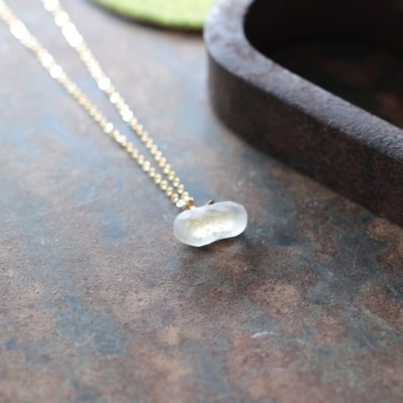 ちいさい蜜りんご　ネックレス　N456