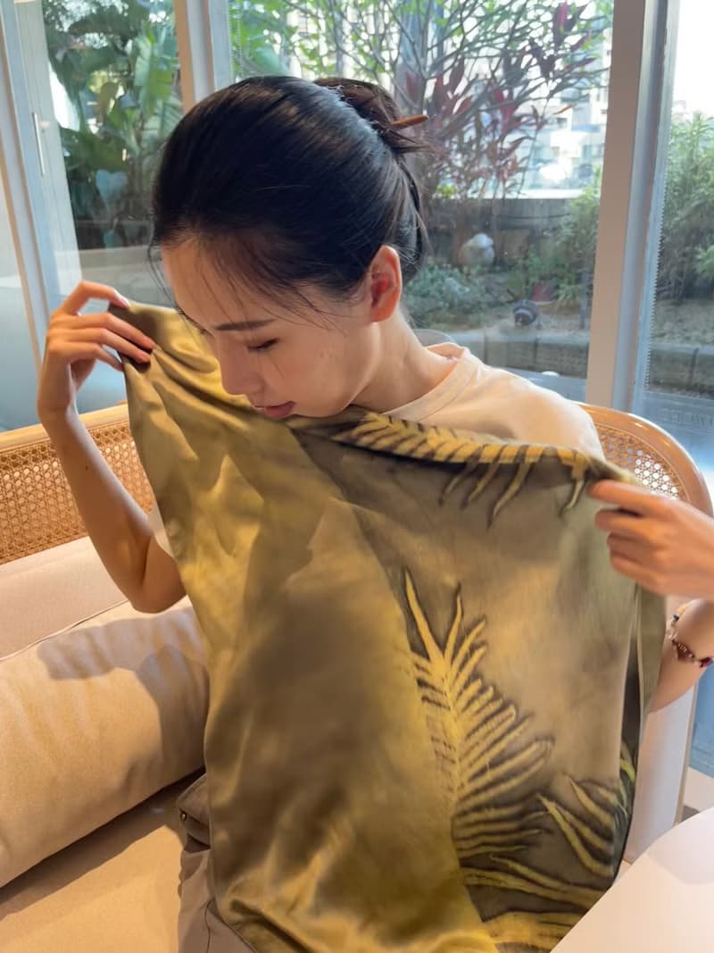 花葉移印染長絲巾 - 苔林翠羽
