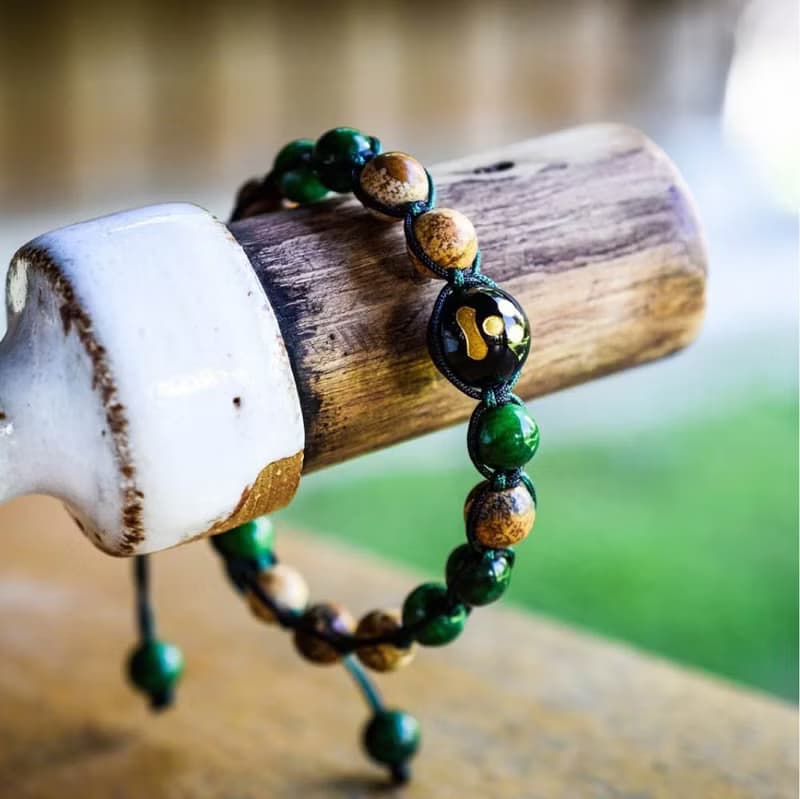 【風物詩。智謀】純手工串珠手鍊雕刻天然石編織繩藏青紋石木化石