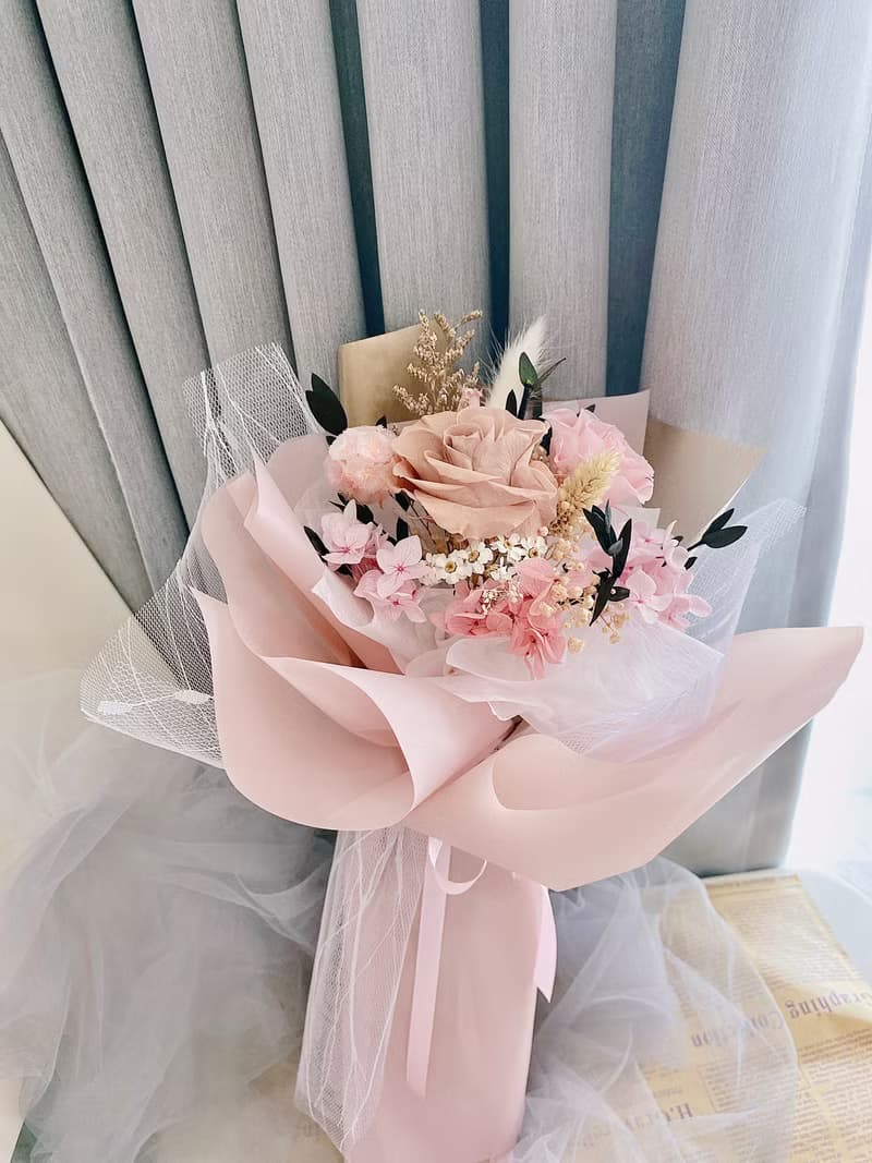 溫柔奶茶色 永生玫瑰網紗花束 生日花束 情人節花束