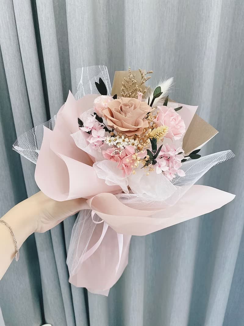 溫柔奶茶色 永生玫瑰網紗花束 生日花束 情人節花束