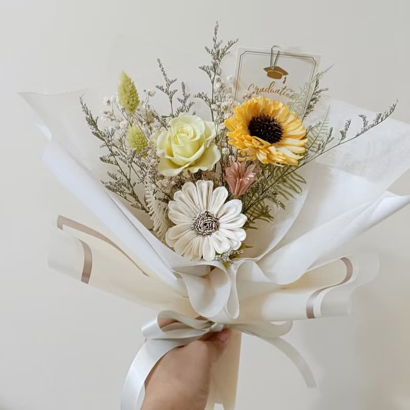 畢業花束禮物 永生康乃馨玫瑰花束 情人節生日企業贈品課程