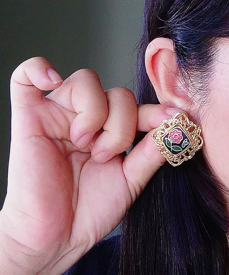 Vintage Jewelry 西洋古董飾品 景泰藍 黑底小花 針式耳環