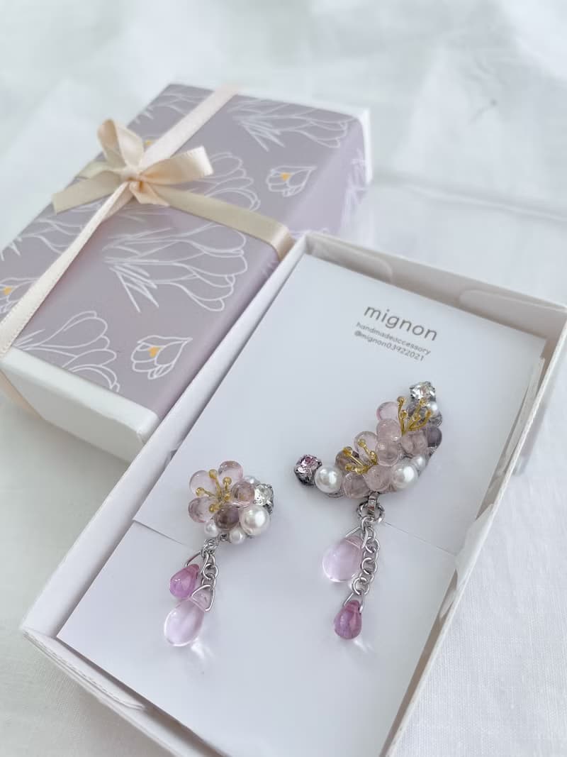 桜のイヤーカフ３セット　ガラスイヤリング　桜ピアス　チェコガラス　桜　イヤーカフ