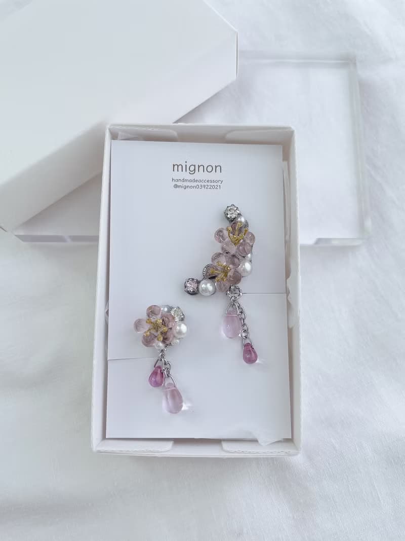 桜のイヤーカフ３セット　ガラスイヤリング　桜ピアス　チェコガラス　桜　イヤーカフ