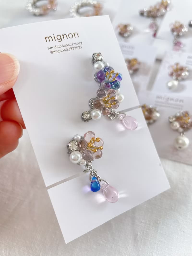 桜のイヤーカフ３セット　ガラスイヤリング　桜ピアス　チェコガラス　桜　イヤーカフ