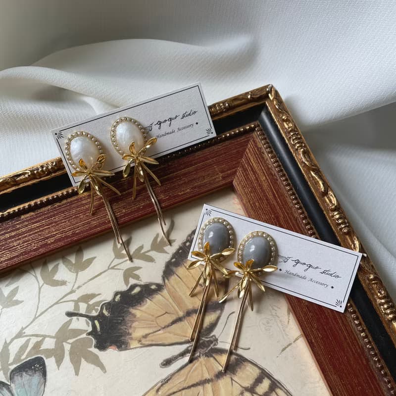 金色枝芽流蘇耳環 流光白