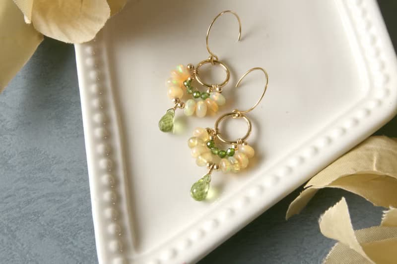 獨創 蛋白石橄欖石透輝石耳環 可改夾式 ~飛翔