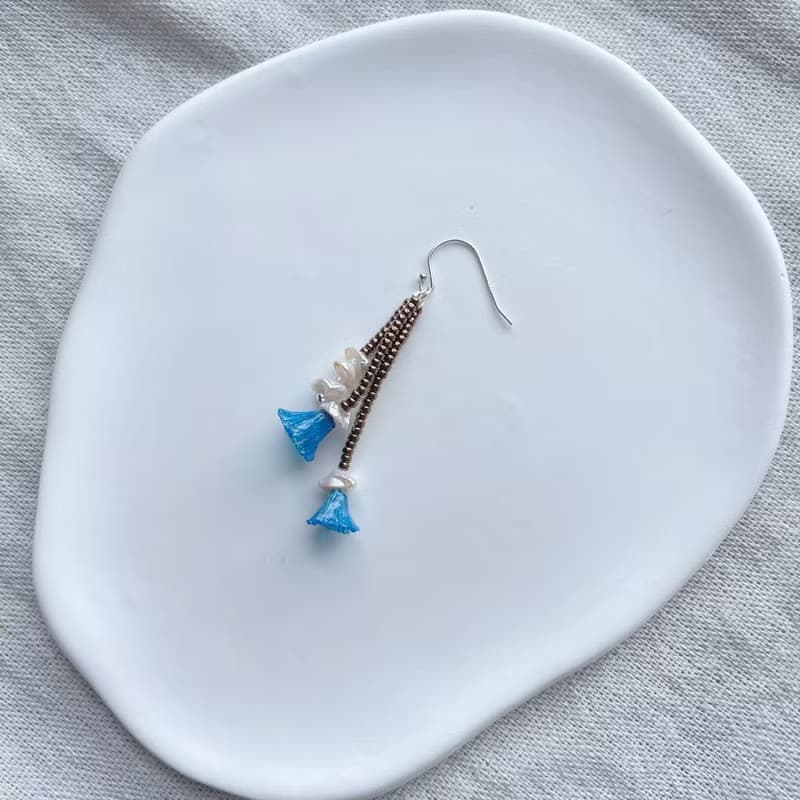 TeenyTinyCraft | 蕊•湛藍 手工耳環/耳夾