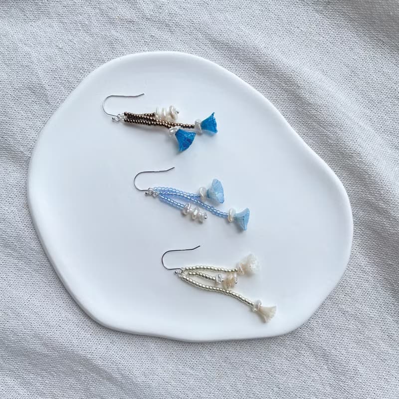 TeenyTinyCraft | 蕊•湛藍 手工耳環/耳夾