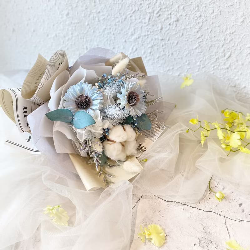 畢業花束 白雲晴空藍擴香向日葵花束 畢業禮物 生日 畢業季