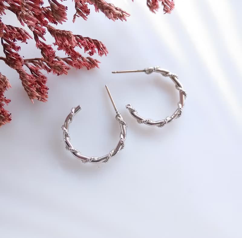 Vintage Jewelry 西洋古董飾品 銀色調 小C圈 纏繞 針式耳環