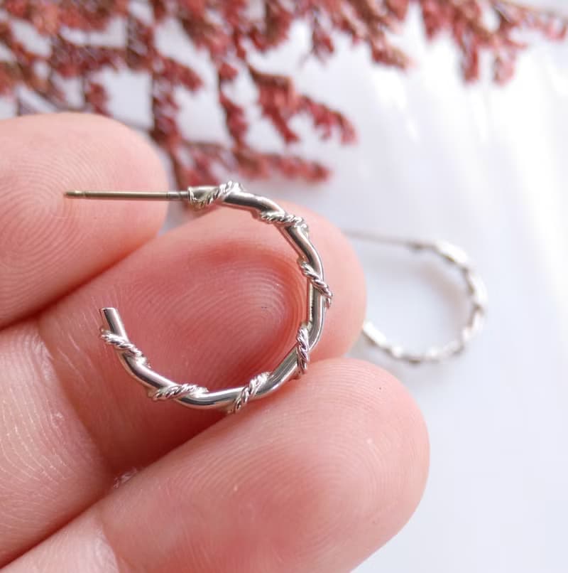 Vintage Jewelry 西洋古董飾品 銀色調 小C圈 纏繞 針式耳環