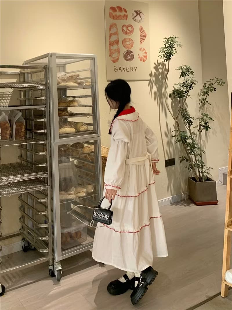 白色初戀感 娃娃領 花邊長袖連衣裙 寬松
