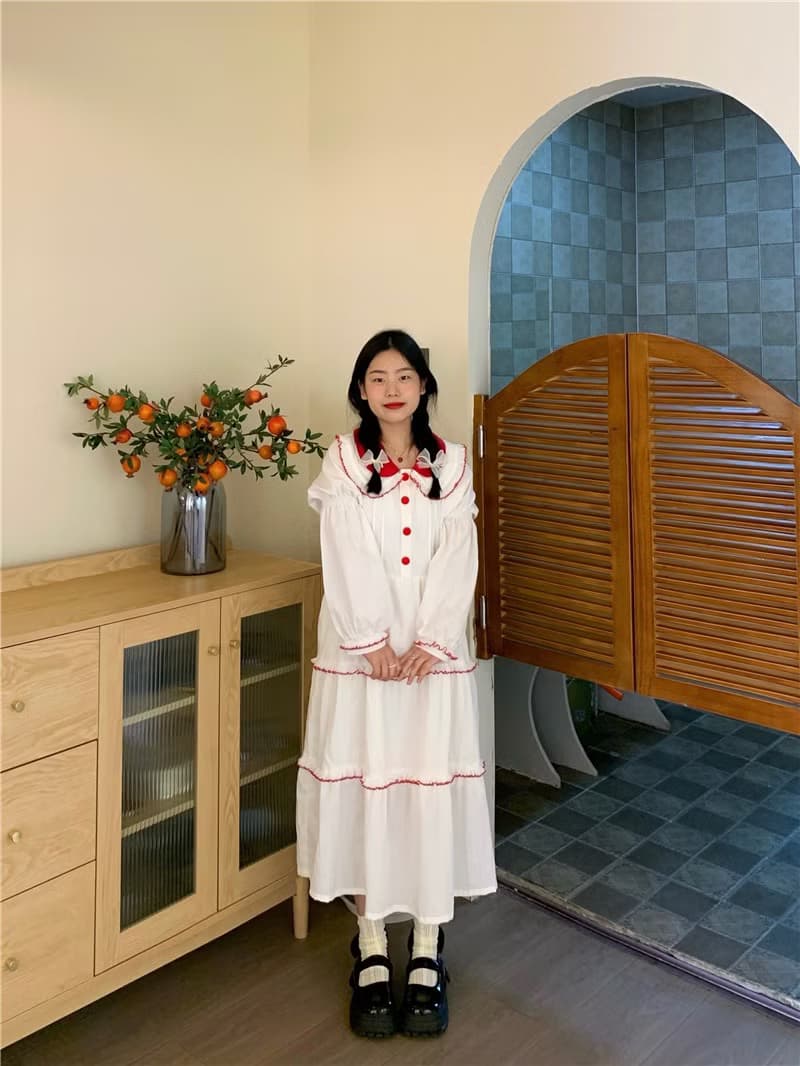 白色初戀感 娃娃領 花邊長袖連衣裙 寬松