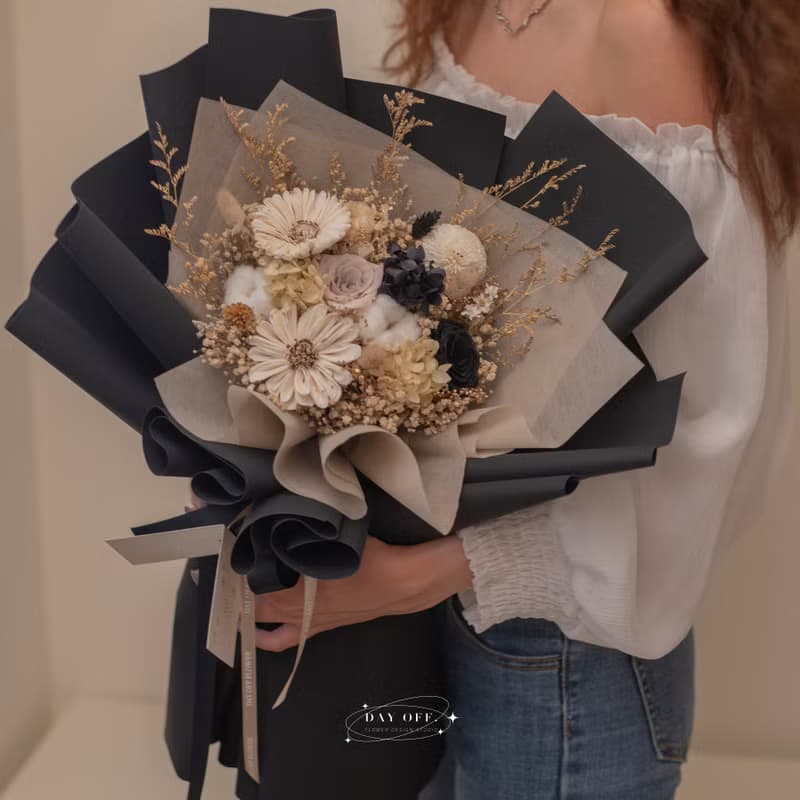 DAY OFF 大型乾燥花束 畢業花束 送禮 告白花束 求婚 請人節 多色