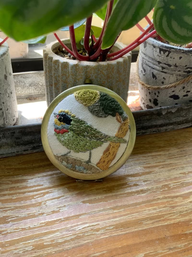 五色鳥隨身鏡 刺繡手作 /臺灣特有種
