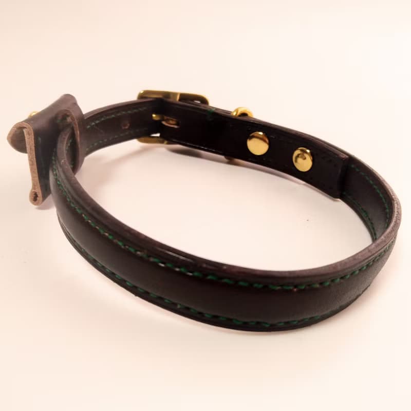 本革ー手縫いーエレガントで丈夫な犬の首輪ーチョコレートーグリーンーチョコレートーグリーン糸