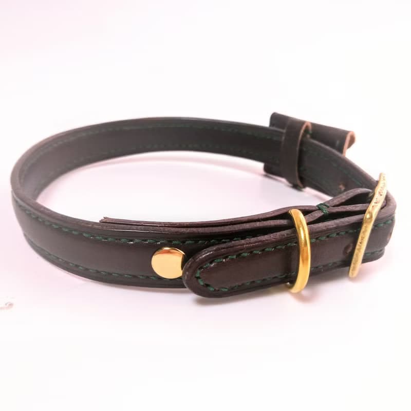 本革ー手縫いーエレガントで丈夫な犬の首輪ーチョコレートーグリーンーチョコレートーグリーン糸