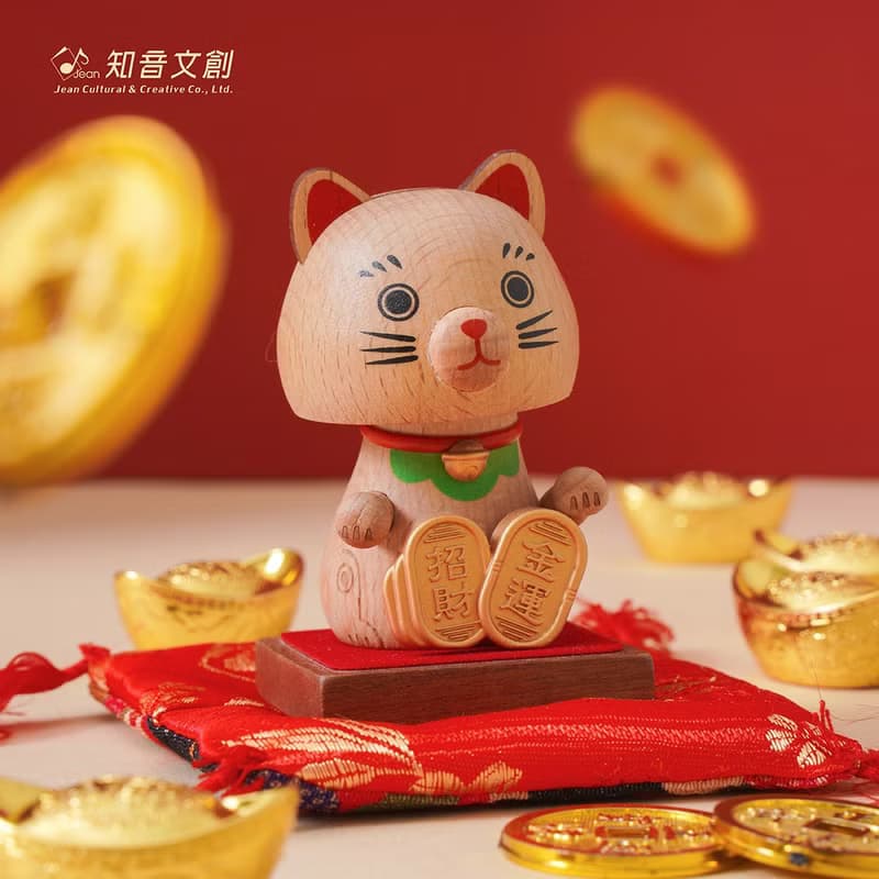 【新年擺飾】招財貓 達摩 醒獅 彈簧搖頭公仔 彈簧擺飾