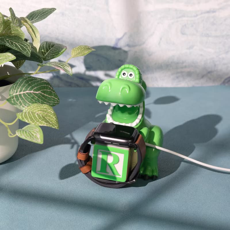 【童趣生活】迪士尼公仔系列Apple Watch充電支架-抱抱龍