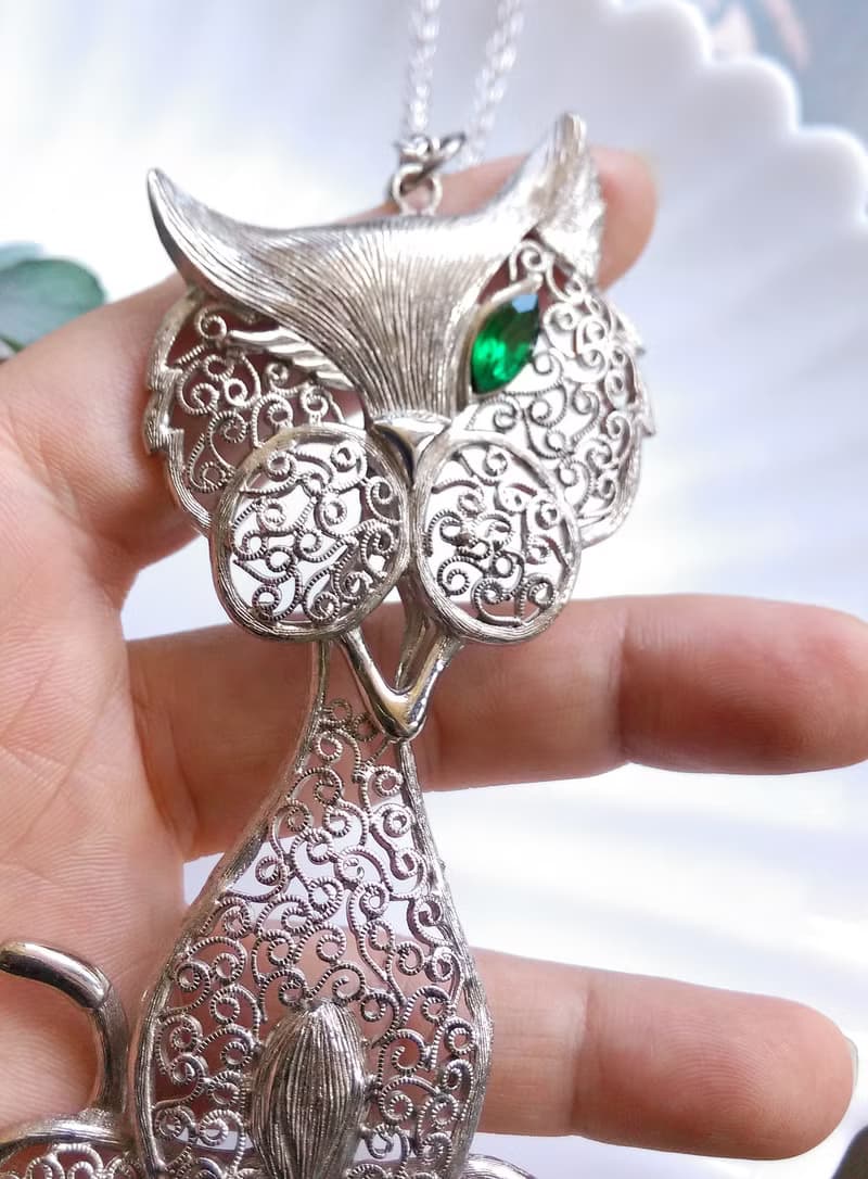 【西洋古董飾品 】銀色 簍空 眨眼生動 大貓 項鍊 大墜項鍊