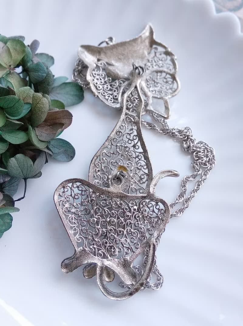 【西洋古董飾品 】銀色 簍空 眨眼生動 大貓 項鍊 大墜項鍊
