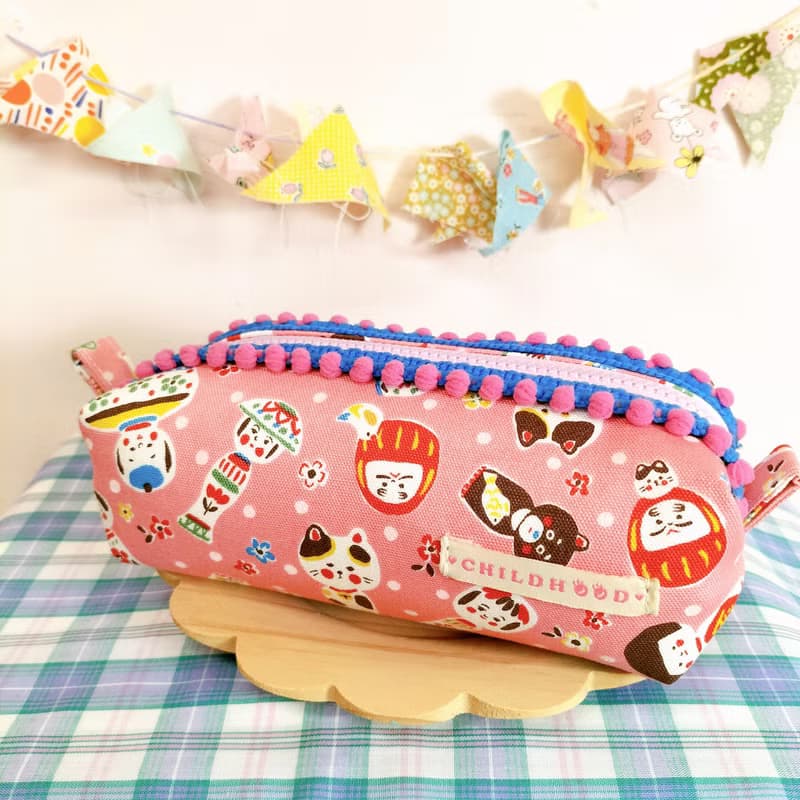 昭和風懷舊玩具胖胖包 化妝包 收納包 筆袋 招財貓 達摩 木芥子
